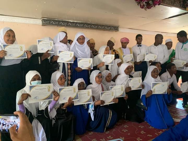 image Le lycée de la solidarité islamique de M'beni honore ses lauréats